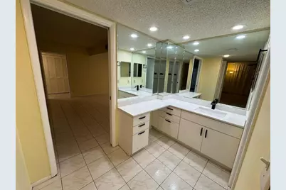 901  Cypress Ter, Unit #103, Pompano Beach, FL 33069 - Photo 36