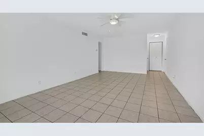 126  Sparrow Dr, Unit #10-B, Royal Palm Beach, FL 33411 - Photo 10