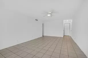 126 Sparrow Dr, Royal Palm Beach, FL 33411 - Photo 10