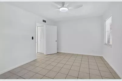 126  Sparrow Dr, Unit #10-B, Royal Palm Beach, FL 33411 - Photo 14