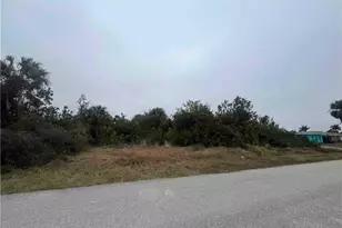 657 Cape Terrace NW, Port Charlotte, FL 33952 - Photo 8