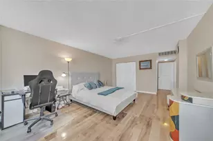 100 Golden Isles Dr, Hallandale Beach, FL 33009 - Photo 14