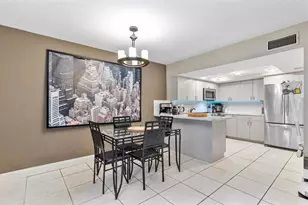 29 Laredo Pl, Davie, FL 33324 - Photo 6