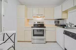 3039 Carambola Cir Unit, Coconut Creek, FL 33066 - Photo 4