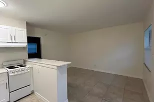 101 NE 41st St, Oakland Park, FL 33334 - Photo 4