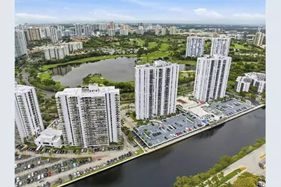 3675 N Country Club Dr, Unit #602, Aventura, FL 33180 - Photo 28