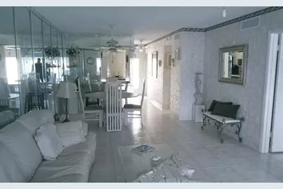 460  Paradise Isle Blvd, Unit #301, Hallandale Beach, FL 33009 - Photo 4