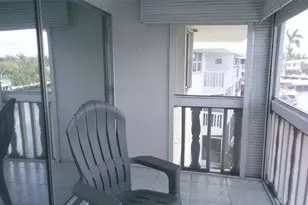 460 Paradise Isle Blvd, Hallandale Beach, FL 33009 - Photo 8