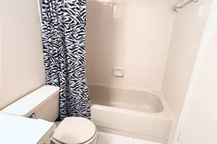 5550 Lakeside Dr, Margate, FL 33063 - Photo 12