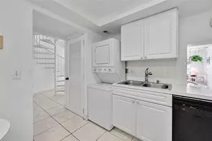 620 Tennis Club Dr, Fort Lauderdale, FL 33311 - Photo 10