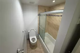 19428 NE 26th Ave, Miami, FL 33180 - Photo 44