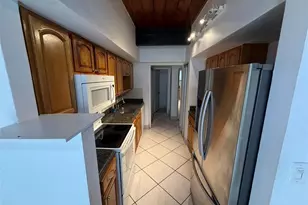 19428 NE 26th Ave, Miami, FL 33180 - Photo 4