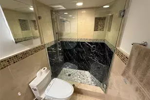 19428 NE 26th Ave, Miami, FL 33180 - Photo 26