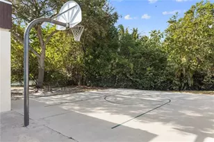 19428 NE 26th Ave, Miami, FL 33180 - Photo 54