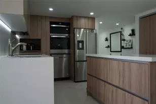 6941 Carlyle Ave, Miami Beach, FL 33141 - Photo 14