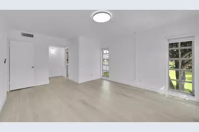 2801 N Palm Aire Dr, Unit #201, Pompano Beach, FL 33069 - Photo 18