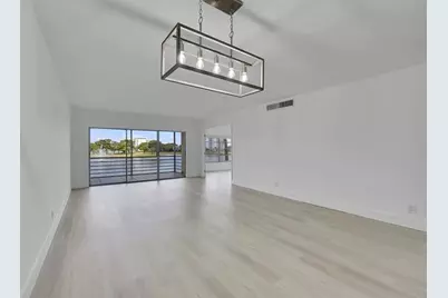 2801 N Palm Aire Dr, Unit #201, Pompano Beach, FL 33069 - Photo 8