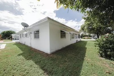 4955 NW 55th St, Tamarac, FL 33319 - Photo 14