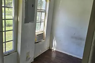 421 N 10th St, Fort Pierce, FL 34950 - Photo 24