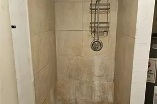 421 N 10th St, Fort Pierce, FL 34950 - Photo 18