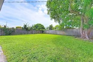 12 SW 13th Ct, Deerfield Beach, FL 33441 - Photo 14