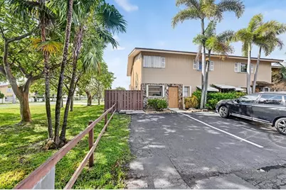 450 SE 7th St, Unit #244, Dania Beach, FL 33004 - Photo 2