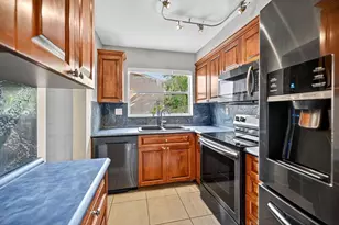 450 SE 7th St, Dania Beach, FL 33004 - Photo 12