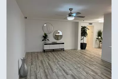 11685  Canal Dr, Unit #304, North Miami, FL 33181 - Photo 2