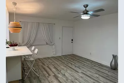 11685  Canal Dr, Unit #304, North Miami, FL 33181 - Photo 6