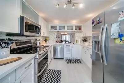 2560 NW 103rd Ave, Unit #406, Sunrise, FL 33322 - Photo 2