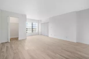 2200 S Cypress Bend Dr, Pompano Beach, FL 33069 - Photo 16