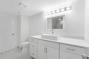 2200 S Cypress Bend Dr, Pompano Beach, FL 33069 - Photo 14