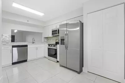 2200 S Cypress Bend Dr, Unit #805, Pompano Beach, FL 33069 - Photo 6