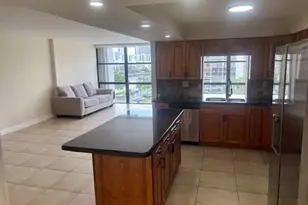 800 Parkview Dr, Hallandale Beach, FL 33009 - Photo 4