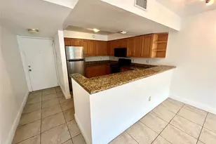 5221 Geneva Way Unit, Doral, FL 33166 - Photo 4