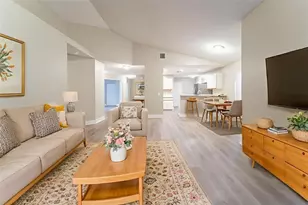 9220 Arborwood Cir, Davie, FL 33328 - Photo 4