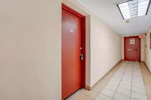 4805 NW 7th St, Miami, FL 33126 - Photo 24