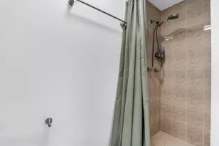 4805 NW 7th St, Miami, FL 33126 - Photo 18