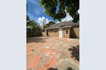 113 SE 4th St, Hallandale Beach, FL 33009 - Photo 18