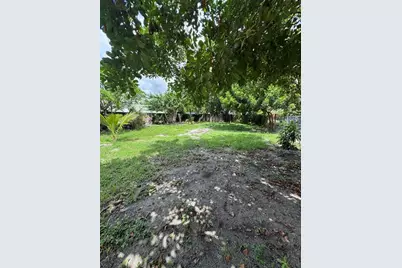 113 SE 4th St, Hallandale Beach, FL 33009 - Photo 16