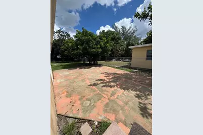 113 SE 4th St, Hallandale Beach, FL 33009 - Photo 14