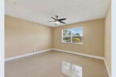 7527 SW 7th Pl, North Lauderdale, FL 33068 - Photo 4