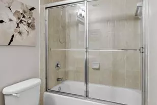 10012 NW 7th St, Miami, FL 33172 - Photo 20