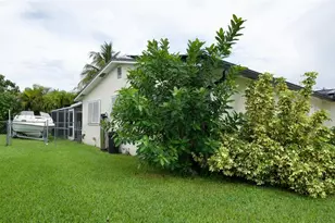 329 SE 47th, Cape Coral, FL 33904 - Photo 28