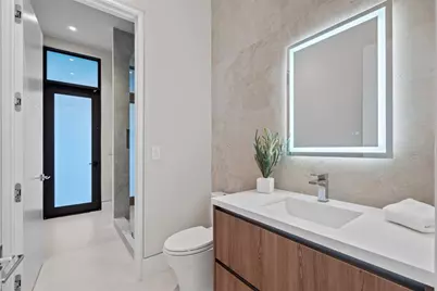 2405  Castilla Isle, Fort Lauderdale, FL 33301 - Photo 14