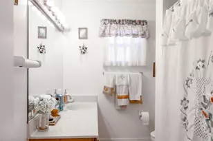 650 SE Strait Ave, Port Saint Lucie, FL 34983 - Photo 6