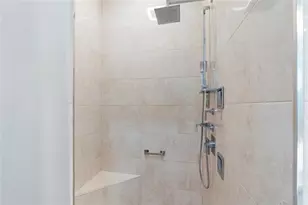 8235 NW 164th St, Miami Lakes, FL 33016 - Photo 16