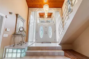 8235 NW 164th St, Miami Lakes, FL 33016 - Photo 22