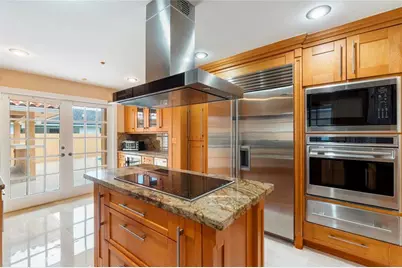 8235 NW 164th St, Miami Lakes, FL 33016 - Photo 32