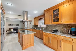 8235 NW 164th St, Miami Lakes, FL 33016 - Photo 30